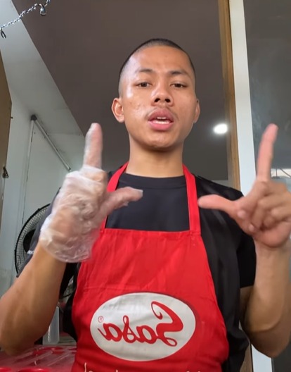 Mang Ucup: Pedagang Jus Buah yang Jualan Sesuai Mood Tapi Malah Viral di TikTok