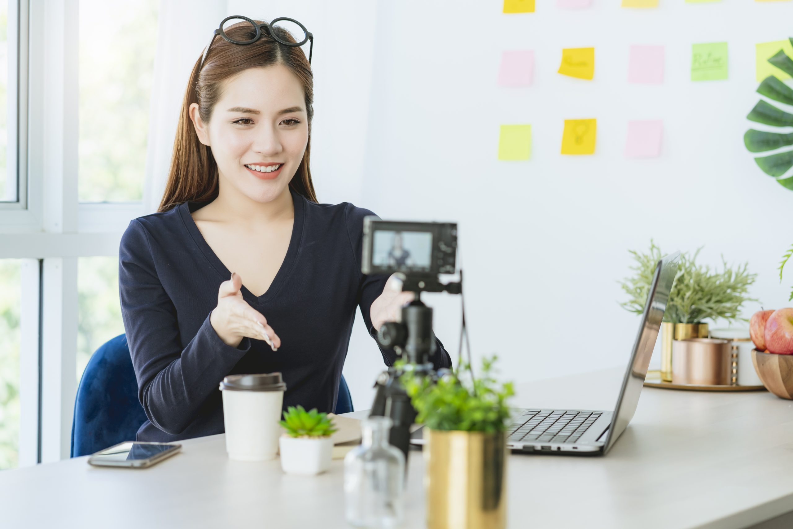 Mau Bikin A Day in My Life di Kantor? Pastikan Hal-Hal Ini Biar Aman dan Tetap Seru!