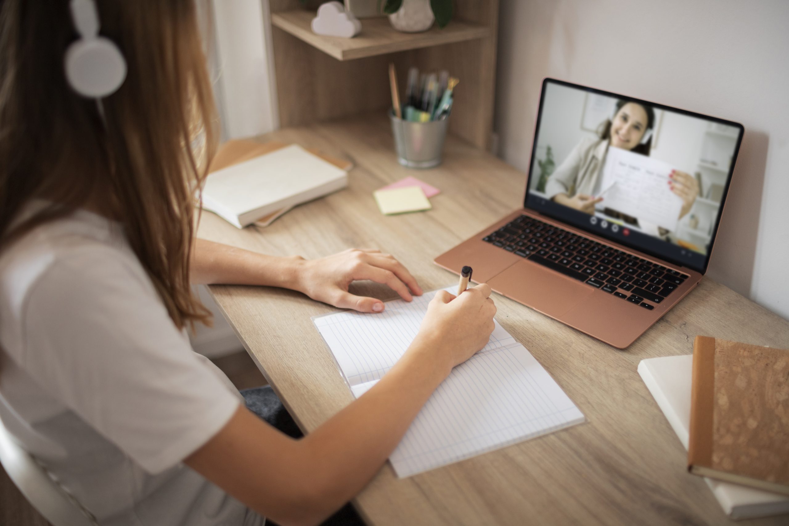 Ramai Soal Influencer Jualan Produk Digital, Apa Itu? Yuk Kita Telusuri Bersama!