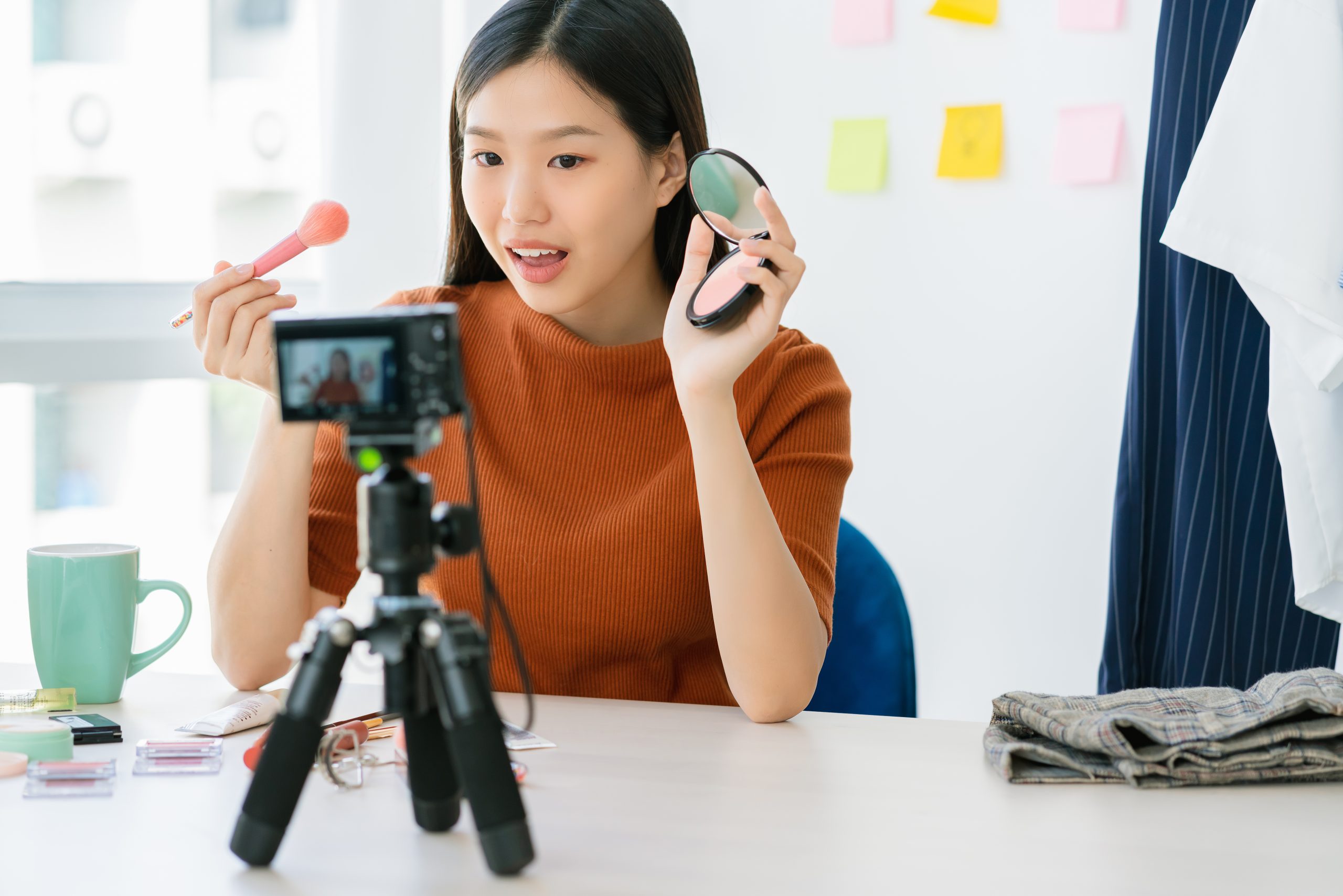 Sendirian Ngurus Medsos? Begini Cara Tetap Produktif dan Anti-Burnout untuk Content Creator